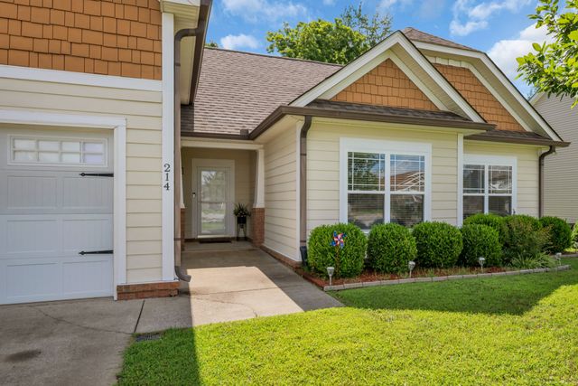 214 Wyburn Pl, Burns, TN 37029