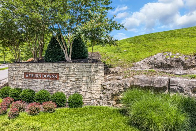 214 Wyburn Pl, Burns, TN 37029