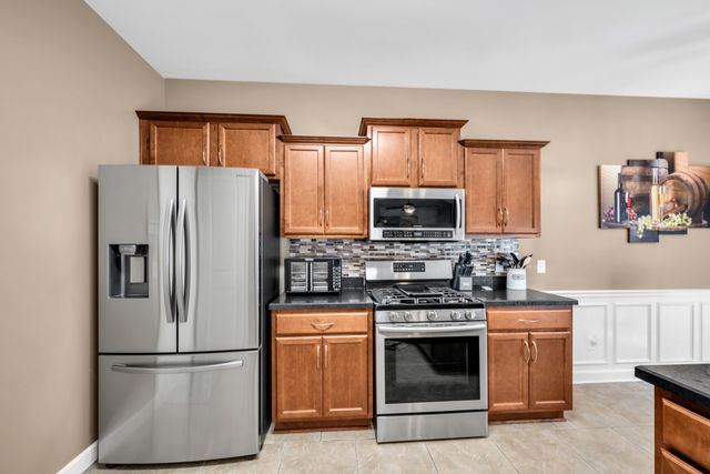214 Wyburn Pl, Burns, TN 37029