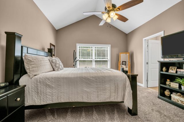 214 Wyburn Pl, Burns, TN 37029