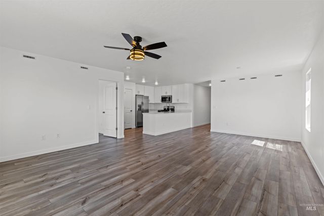 8641 E Velvet Ash St, Nampa, ID 83687