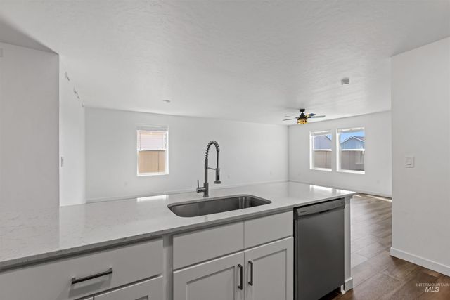 8641 E Velvet Ash St, Nampa, ID 83687