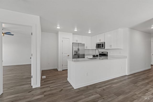 8641 E Velvet Ash St, Nampa, ID 83687