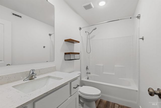 8641 E Velvet Ash St, Nampa, ID 83687