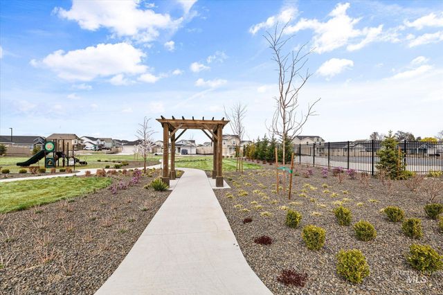 8641 E Velvet Ash St, Nampa, ID 83687