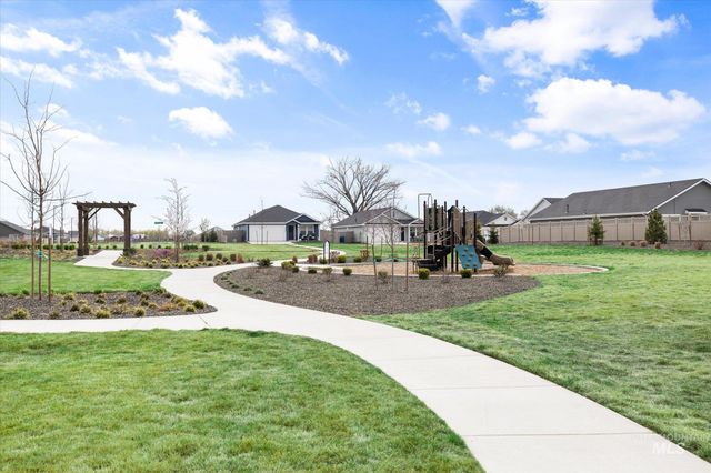 8641 E Velvet Ash St, Nampa, ID 83687