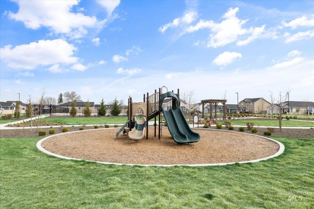8641 E Velvet Ash St, Nampa, ID 83687