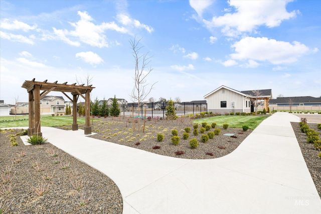 8641 E Velvet Ash St, Nampa, ID 83687