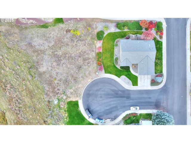 512 E KNOLL Ct, The Dalles, OR 97058