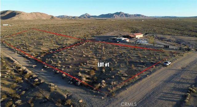 1 Buffalo Trail, Helendale, CA 92342