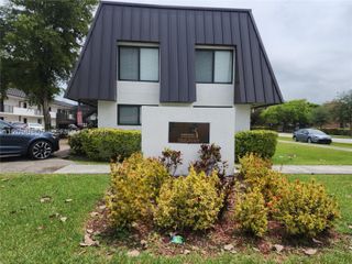 19600 SW 110th Ct 213, Cutler Bay, FL 33157