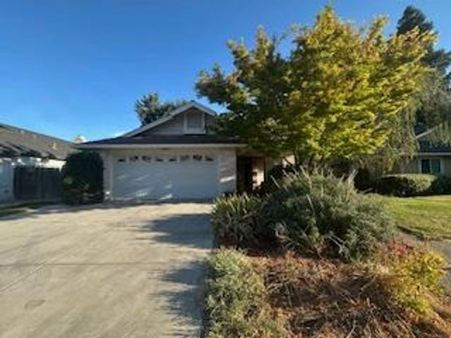 3103 Mill Oak Way, Sacramento, CA 95833