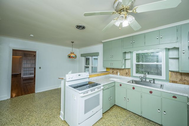 10409 Cottageville Highway, Cottageville, SC 29435