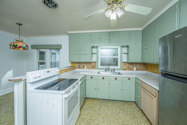 10409 Cottageville Highway, Cottageville, SC 29435