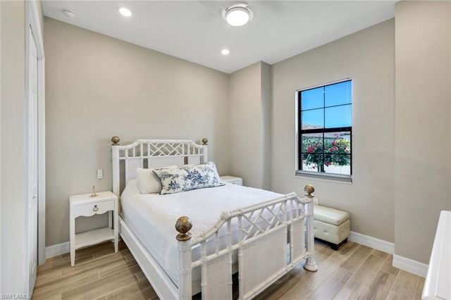 28047 Foxrock CT, Bonita Springs, FL 34135