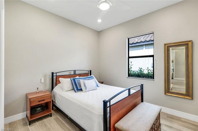 28047 Foxrock CT, Bonita Springs, FL 34135