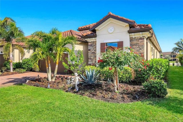 28047 Foxrock CT, Bonita Springs, FL 34135