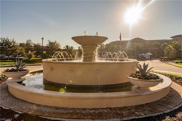 28047 Foxrock CT, Bonita Springs, FL 34135