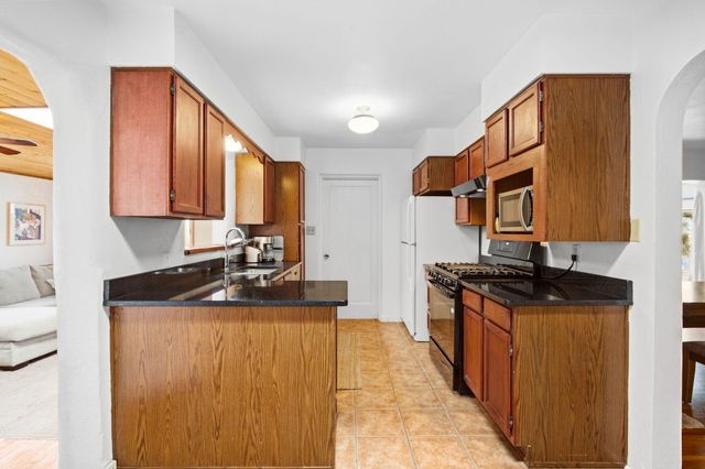 1907 Anderson PL SE, Albuquerque, NM 87108