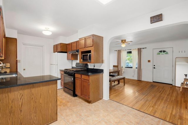 1907 Anderson PL SE, Albuquerque, NM 87108