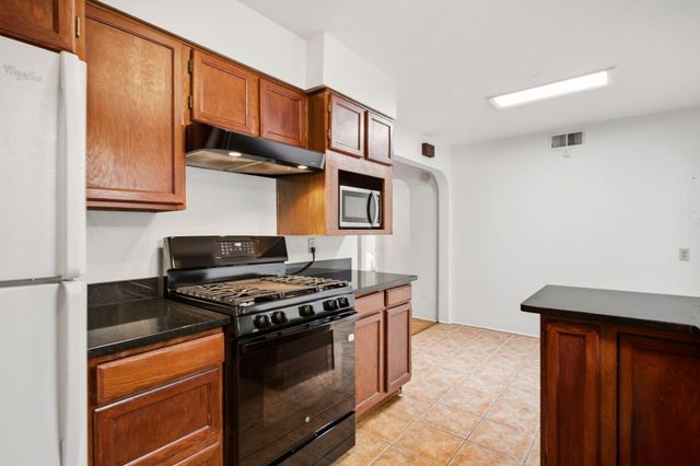 1907 Anderson PL SE, Albuquerque, NM 87108
