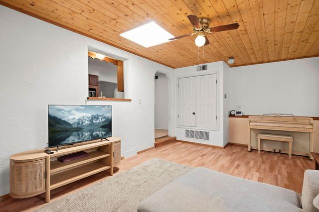1907 Anderson PL SE, Albuquerque, NM 87108