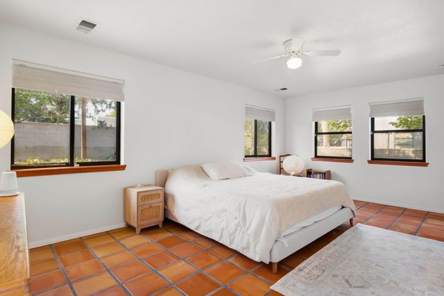 1907 Anderson PL SE, Albuquerque, NM 87108