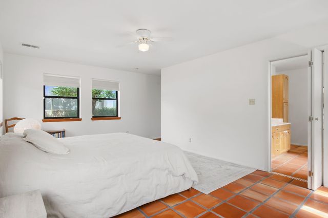 1907 Anderson PL SE, Albuquerque, NM 87108