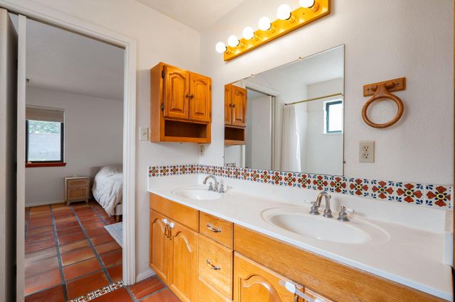 1907 Anderson PL SE, Albuquerque, NM 87108