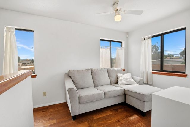 1907 Anderson PL SE, Albuquerque, NM 87108