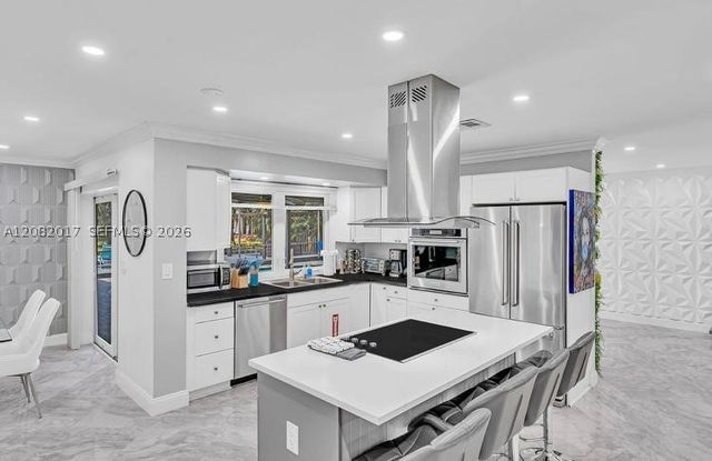 2191 SW 27th Ln, Fort Lauderdale, FL 33312
