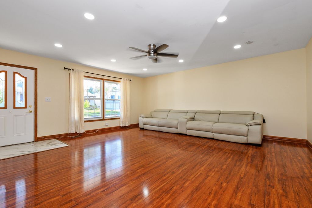 7650 Northway Drive, Hanover Park, IL 60133 — photo 4