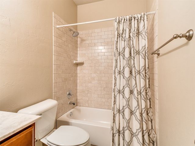 9708 Squire Lane, Yukon, OK 73099