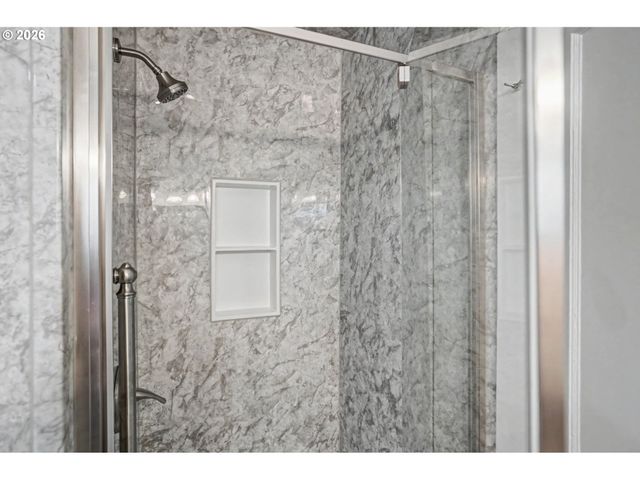 2116 WAVERLY Dr, Albany, OR 97322