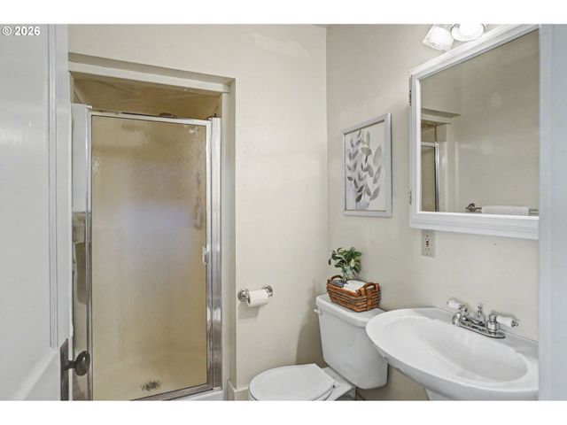 2116 WAVERLY Dr, Albany, OR 97322