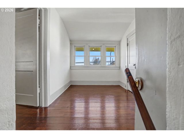 2116 WAVERLY Dr, Albany, OR 97322