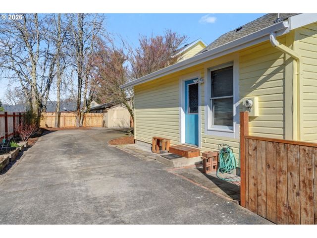 2116 WAVERLY Dr, Albany, OR 97322