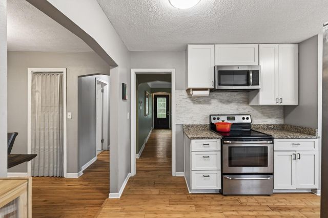 1843 Montana Avenue E, Saint Paul, MN 55119