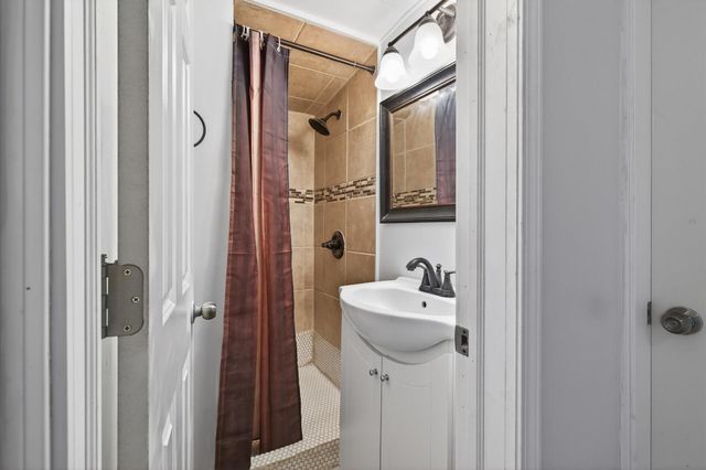 1843 Montana Avenue E, Saint Paul, MN 55119