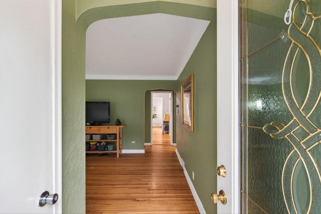 1843 Montana Avenue E, Saint Paul, MN 55119