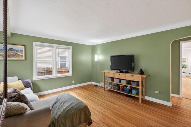 1843 Montana Avenue E, Saint Paul, MN 55119