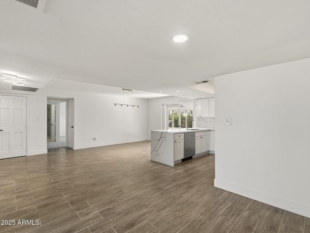 6737 S PALM Drive, Tempe, AZ 85283