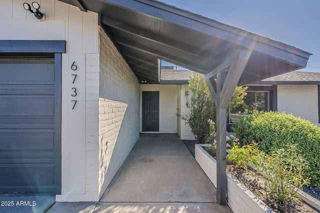 6737 S PALM Drive, Tempe, AZ 85283