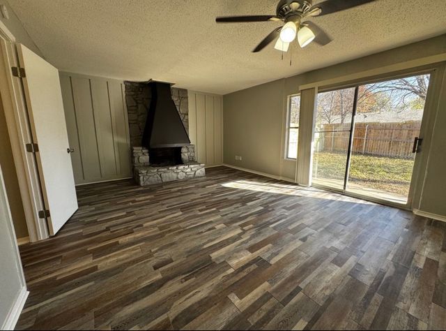 6329 Walraven Circle, Fort Worth, TX 76133