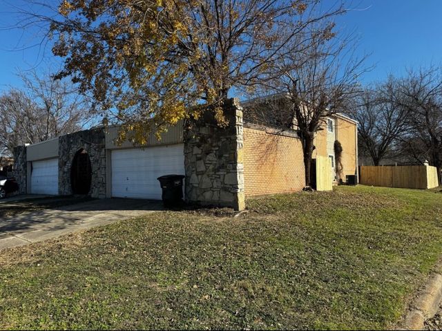 6329 Walraven Circle, Fort Worth, TX 76133