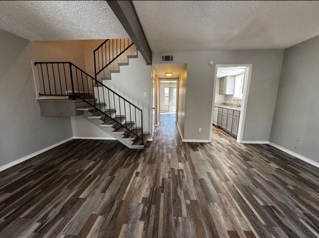 6329 Walraven Circle, Fort Worth, TX 76133
