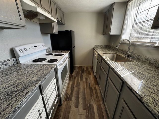6329 Walraven Circle, Fort Worth, TX 76133