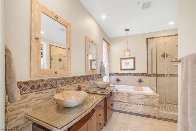 32 Cerchio Basso, Henderson, NV 89011