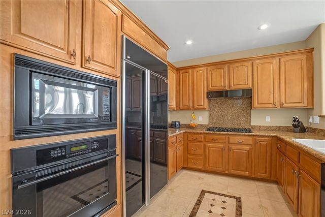 32 Cerchio Basso, Henderson, NV 89011