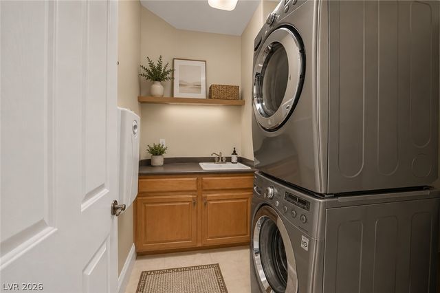 32 Cerchio Basso, Henderson, NV 89011